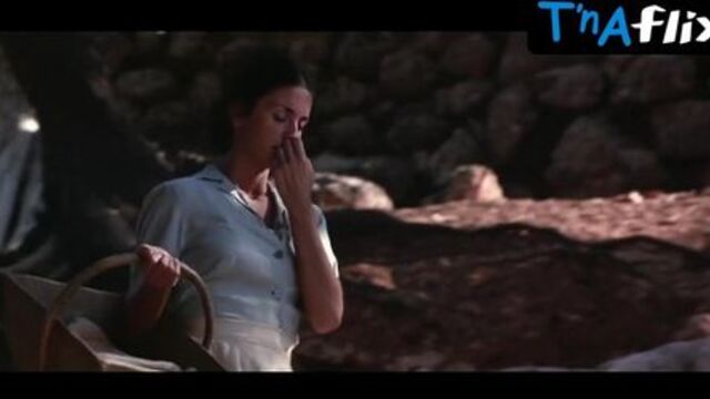 Penelope Cruz Breasts Scene  in Captain Corelli'S Mandolin