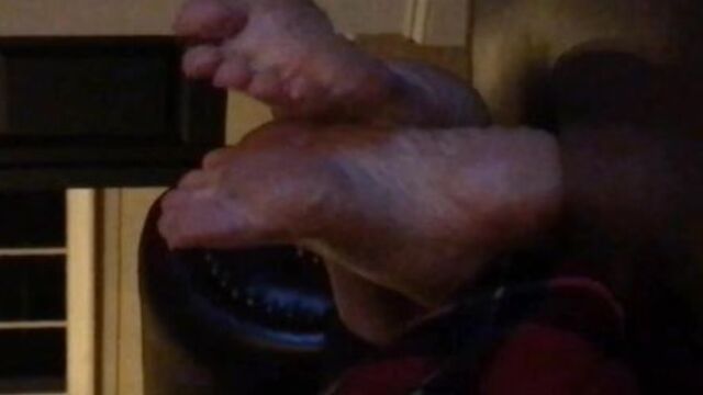 Girl Rubbing Feet together - Sexy Soles Spying_dkknight311_hls_1080p (RARE AF)