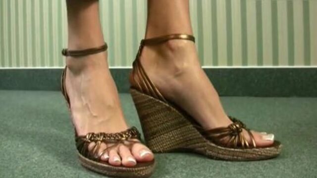 Katherina's big feet long toes II