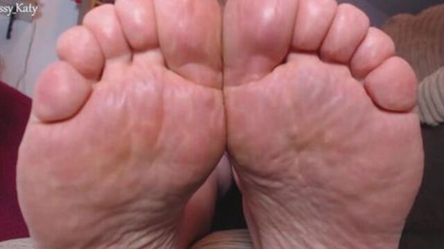 Shy Mature Meaty Soles Show