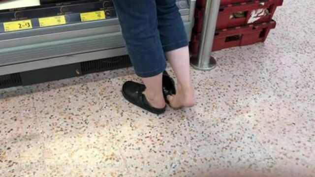 Dipping Clog Shoeplay in Supermarket Preview (Full Clip on C4S)