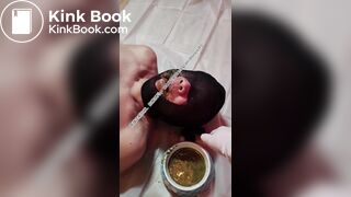 Beautiful women pooping in the toilet 69