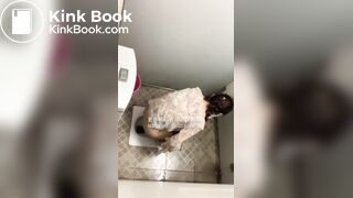 Beautiful women pooping in the toilet 74