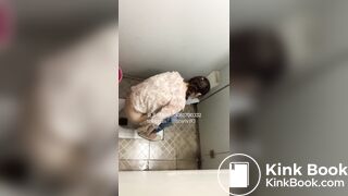 Beautiful women pooping in the toilet 74