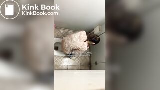 Beautiful women pooping in the toilet 74