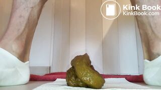 Je fais un clip scat pour ma copine, elle adore ma merde cette cochonne