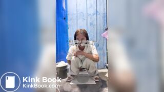 Beautiful women pooping in the toilet 76