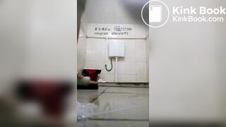 Beautiful women pooping in the toilet 82