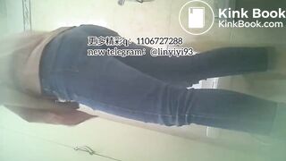 Beautiful women pooping in the toilet 88