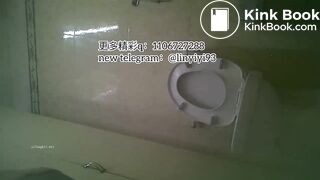 Beautiful women pooping in the toilet 88