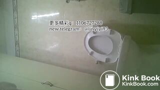 Beautiful women pooping in the toilet 88