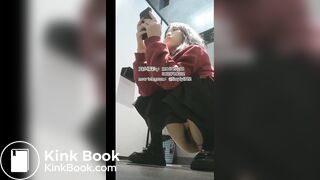 Beautiful women pooping in the toilet 95