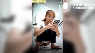 Beautiful women pooping in the toilet 97