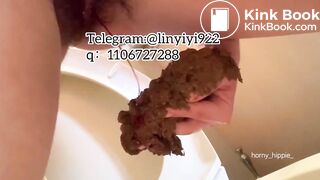 Beautiful women pooping in the toilet 113