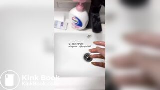 Beautiful women pooping in the toilet 124