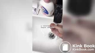 Beautiful women pooping in the toilet 124