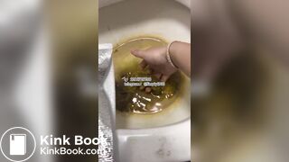 Beautiful women pooping in the toilet 124