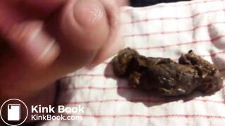 2 scat clips, je fais caca devant toi et j'éjacule dessus