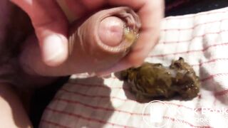 2 scat clips, je fais caca devant toi et j'éjacule dessus