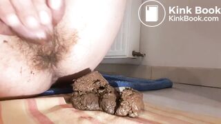 Anus odorant, gros caca, étalage scato, masturbation et éjaculation