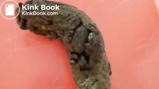 Je défèque et je me donne du plaisir avec mon caca