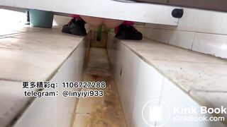 Beautiful women pooping in the toilet  133