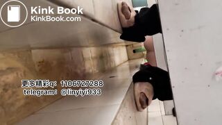 Beautiful women pooping in the toilet  133