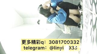 Beautiful women pooping in the toilet 136