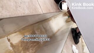 Beautiful women pooping in the toilet 137