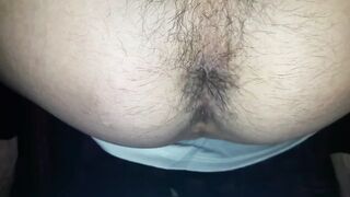 Je te montre comment je fais caca, je me masturbe et je jouis