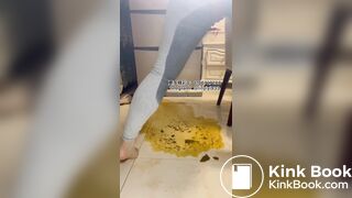 Beautiful women pooping in the toilet 143