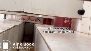 Beautiful women pooping in the toilet 144