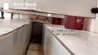 Beautiful women pooping in the toilet 144