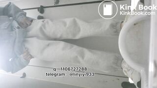 Beautiful women pooping in the toilet  146