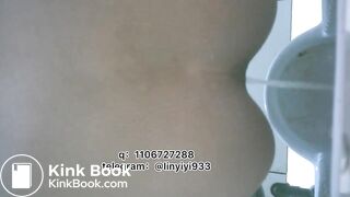 Beautiful women pooping in the toilet  146