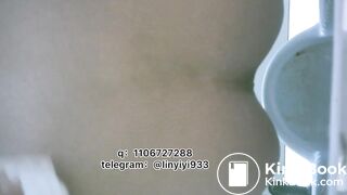 Beautiful women pooping in the toilet  146