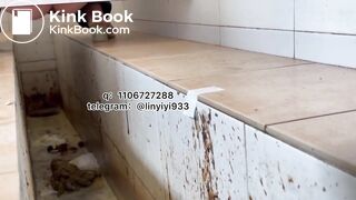 Beautiful women pooping in the toilet 147