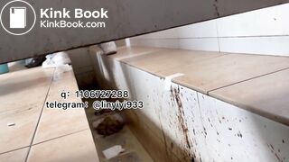 Beautiful women pooping in the toilet 148