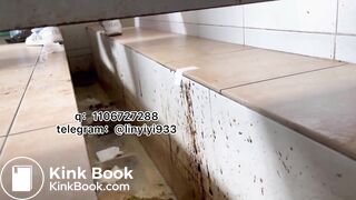 Beautiful women pooping in the toilet 148