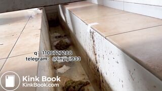 Beautiful women pooping in the toilet 148