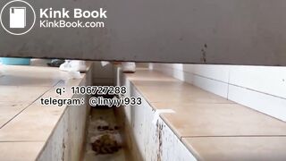 Beautiful women pooping in the toilet 148