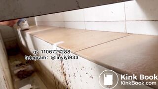 Beautiful women pooping in the toilet 148