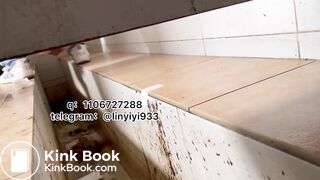 Beautiful women pooping in the toilet 148