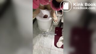 Beautiful women pooping in the toilet 152