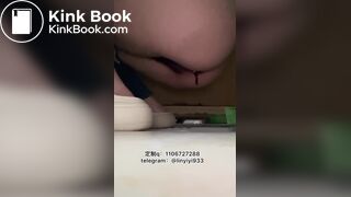 Beautiful women pooping in the toilet 154