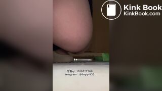 Beautiful women pooping in the toilet 154