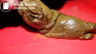 Décharge fécale, dégustation, inspiration, masturbation et éjaculation scato