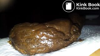 Grosse fournée intestinale en dégustation que j'arrose de sperme