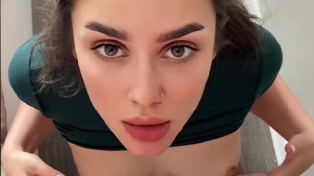 Hot model gives a blowjob and gets a load on a pretty face (Dirty talk)