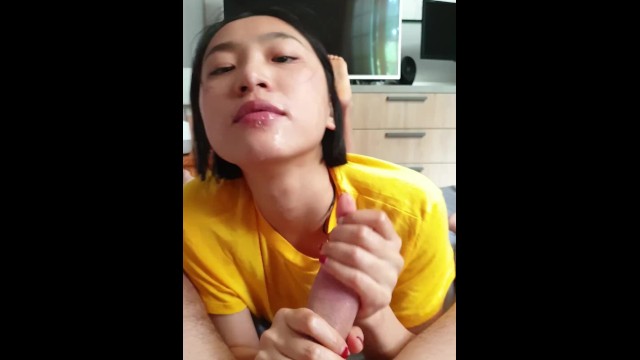 June Liu 刘玥 / SpicyGum - Morning Blowjob by Cute Asian Student (JL_010)